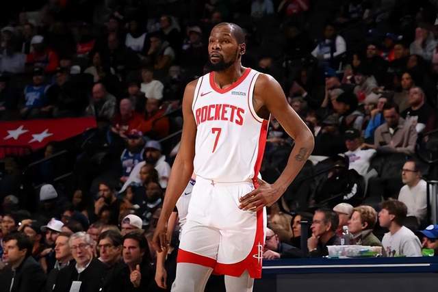 开云体育下载-火箭加时惜败76人凸显两点：杜兰特不是詹姆斯，乌度卡需控卫支援